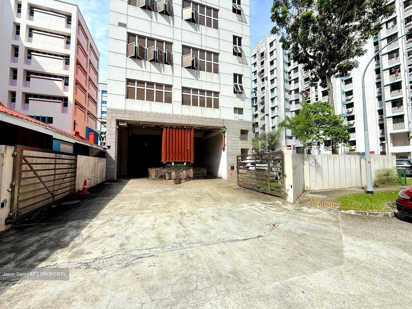 106 ALJUNIED CRESCENT (D14), Factory #575676021